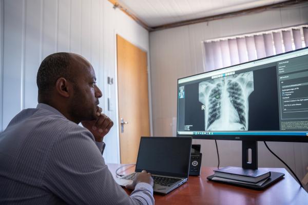 Dr. Yonathan Gebrewold